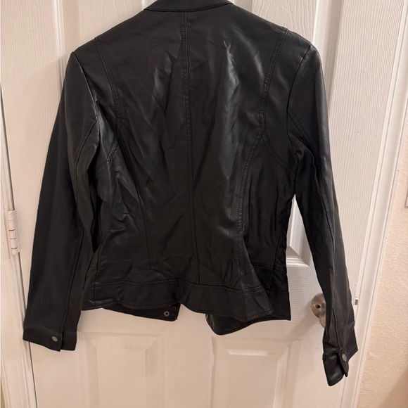 Bernardo leathered jacket size small - Picture 2 of 3